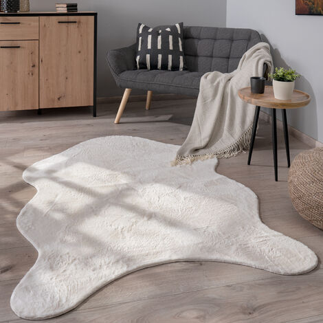Paco Home Teppich Wohnzimmer Kurzflor Modernes Kunstfell Fellform Weich Einfarbig Rutschfest Creme, 120x160 cm Fell-form