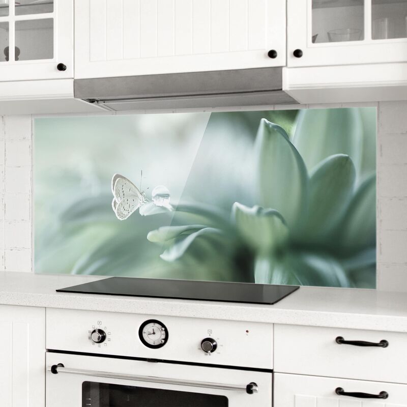 

Panel antisalpicaduras de cristal - Butterfly And Dew Drops In Pastel Green - Panorámico Dimensión LxA: 50cm x 125cm