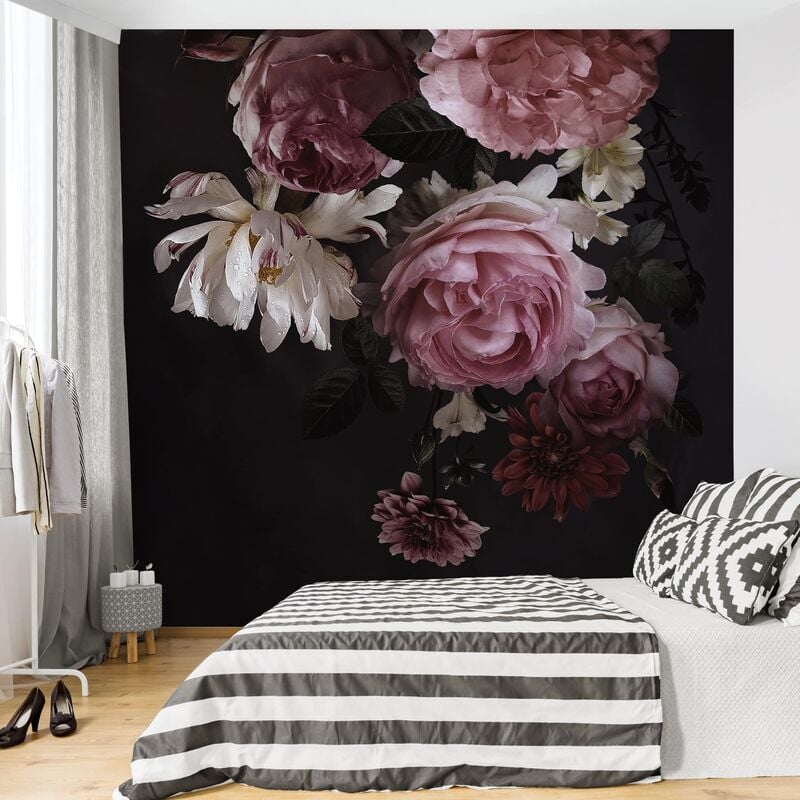 

Papel pintado adhesivo - Pink Flowers On Black - Mural cuadrado Dimensión LxA: 240cm x 240cm