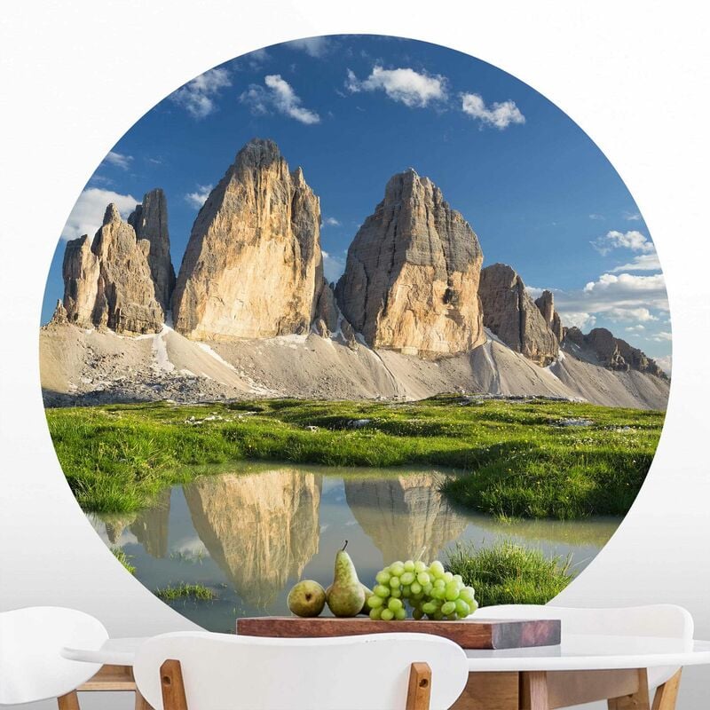 

Papel pintado redondo autoadhesivo - South Tyrolean Zinnen And Water Reflection Dimensión LxA: 50cm x 50cm