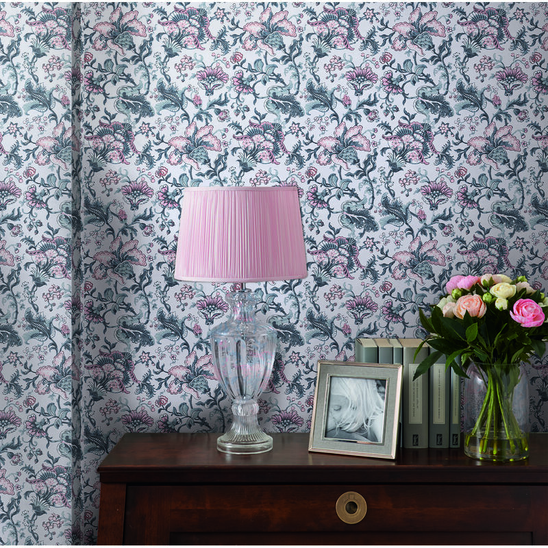 Papier peint intissé Laura Ashley Portia Pale Slate 1005 x 52cm Gris bleuté, rose