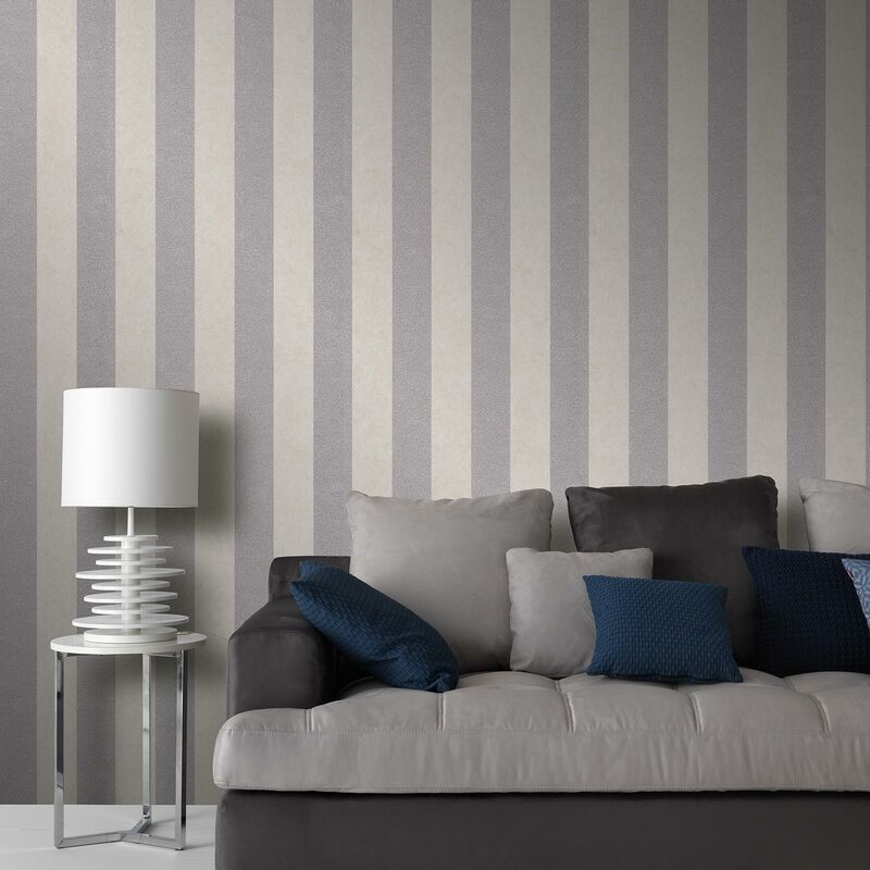 Papier peint à rayures beige & gris irisé | Tapisserie chambre adulte à rayures beige & grise | Papier peint intissé rayé salon