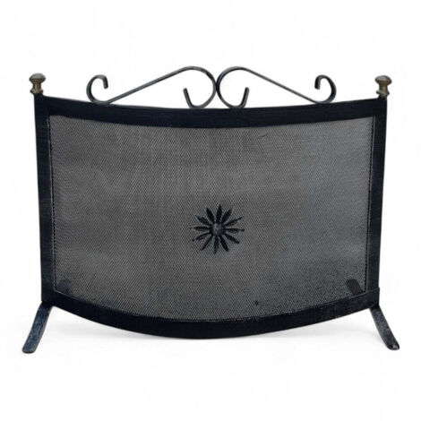 Parascintille curvo in ferro con decoro per camino 70xH65 cm