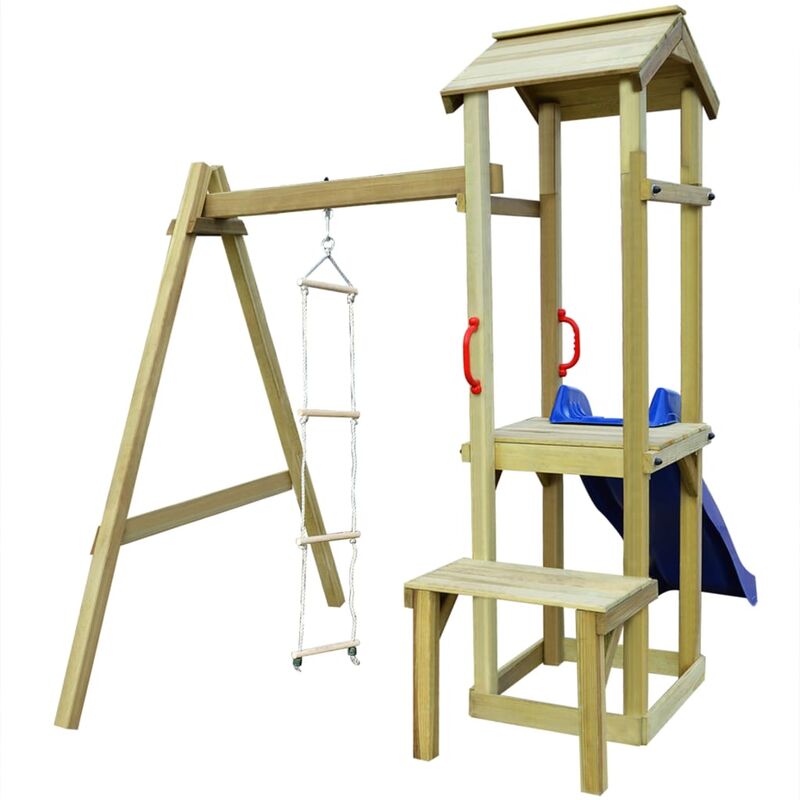 

Parque infantil con tobogan y escalera de madera