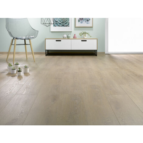 Parquet stratifié 12 mm CHENE AMANDE SOLID PLUS