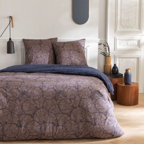 Parure de lit 2 personnes 240x220 cm en coton 57 fils – Imprimé fleurs graphiques bleu et camel – Lavage en machine à 60° – Future Home