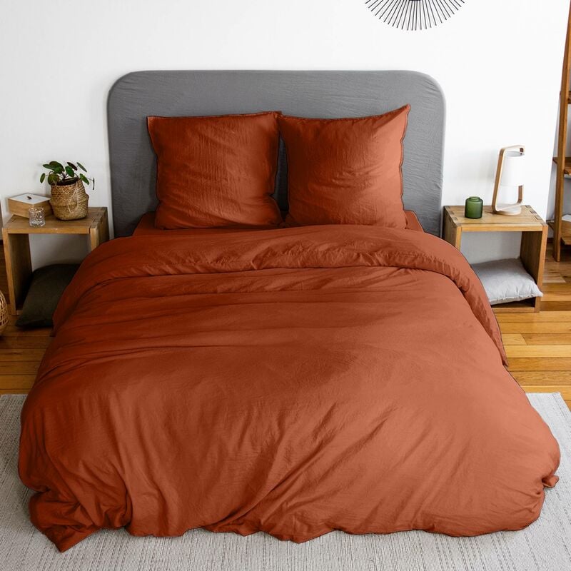 Parure de lit en microfibre lavée terracotta. pour lit 2 places avec 2 taies d'oreillers 260x240 cm