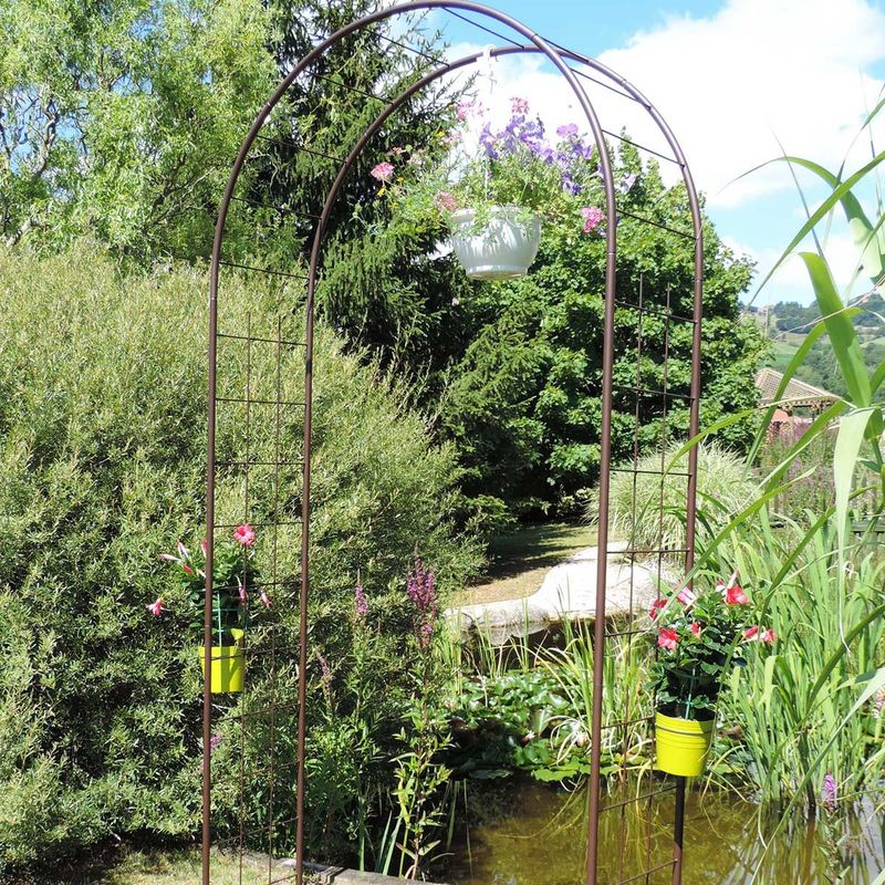 Arche de jardin treillage en fer vieilli tubes ronds petit modèle + 4 supports poteaux à enfoncer - Marron