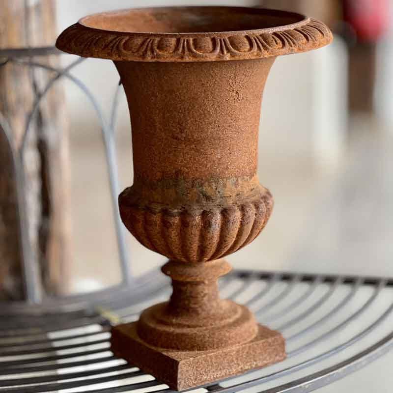 La Grande Prairie - Petit vase Médicis fonte rouille 34x34x43cm