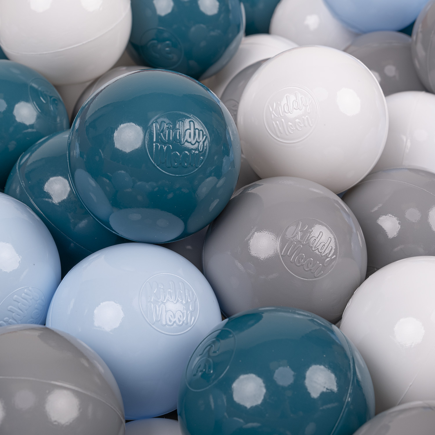 Kiddymoon Plastikbälle 7 Cm, Dunkeltürkis-pastellblau-grau-weiß, 50er-set