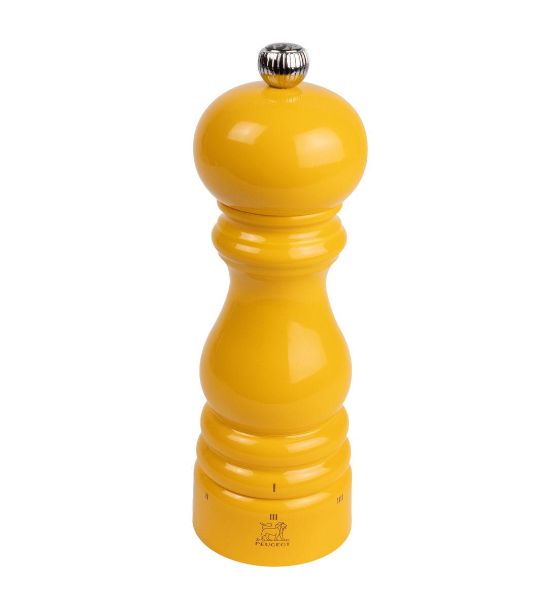 In this saffron yellow shade, lifting your energy and vitality, the 18 cm Paris u'Select pepper mill catches the eye and stimulates the senses. Made in France, the ParisRama collection designed by Peugeot lends itself to some colour combinations. Pink, blue, green or taupe grey – match your mill with the colour of your choice to create a bold, trendy salt and pepper set. Paris u'Select