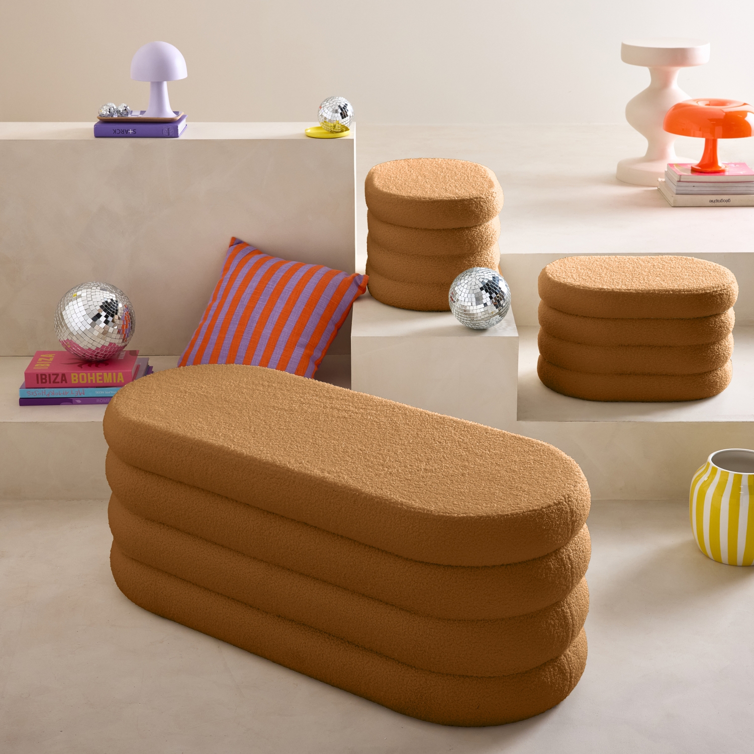 Sweeek - Banc Coffre En Bouclettes Rouille Avec 2 Poufs Ovales De