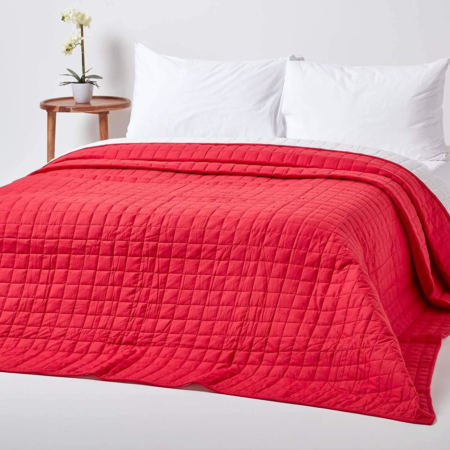 Homescapes - Cotton Quilted Reversible Bedspread Red & White, 150 X 200 Cm