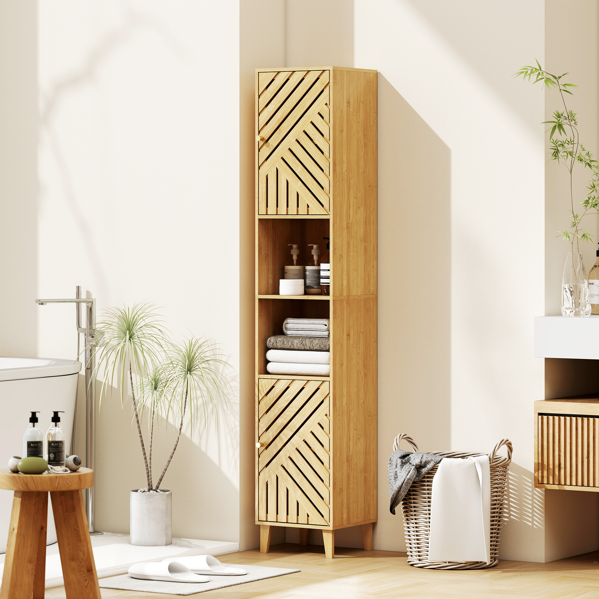 Armoire Salle De Bain. Meuble De Rangement Colonne. Portes En Bambou.