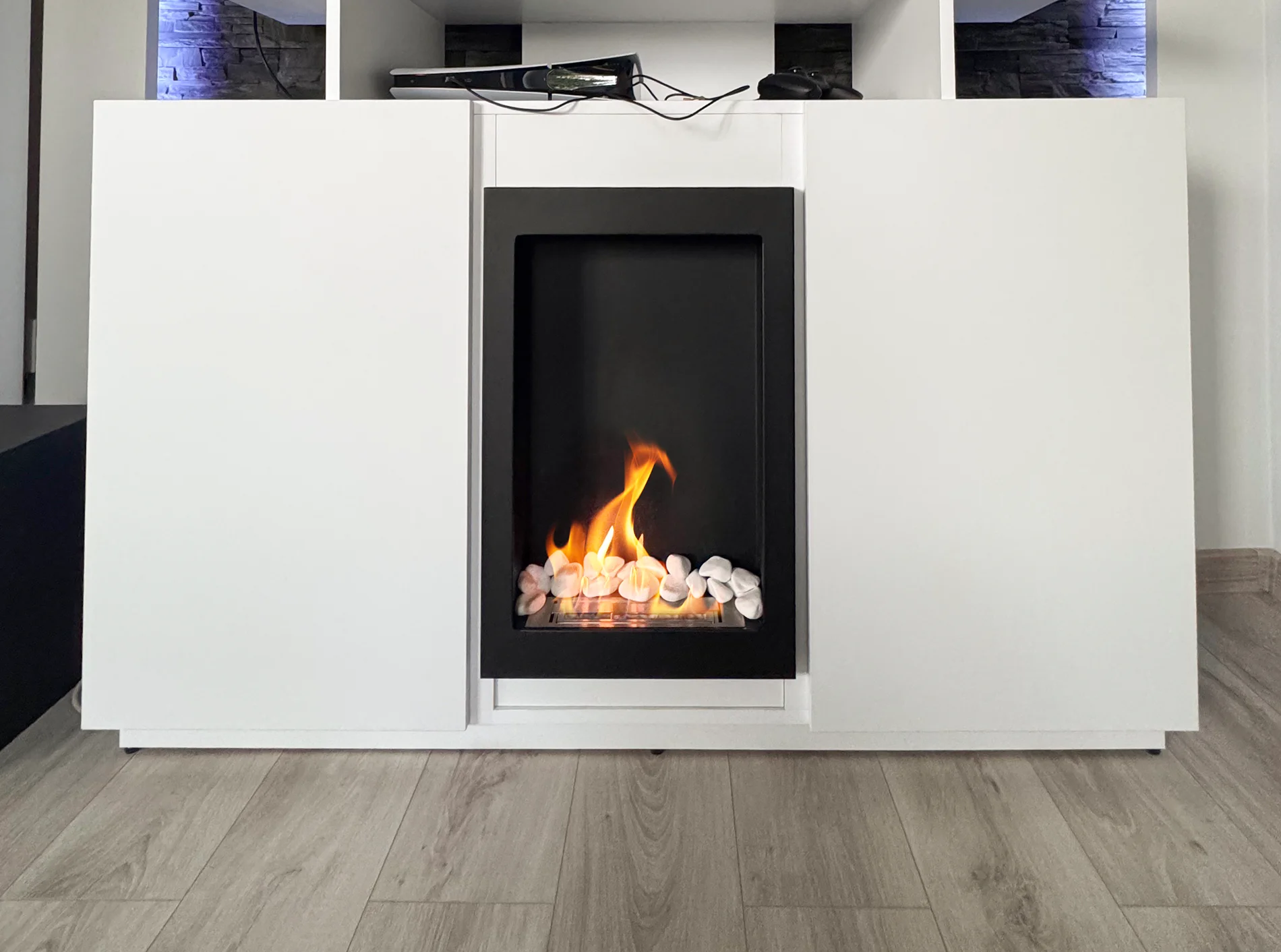 Bysil Bioethanol Wandkamin Vertical 61 × 39 Cm, Tüv-brenner 0, 35 L, Schwarz Struktur Matt