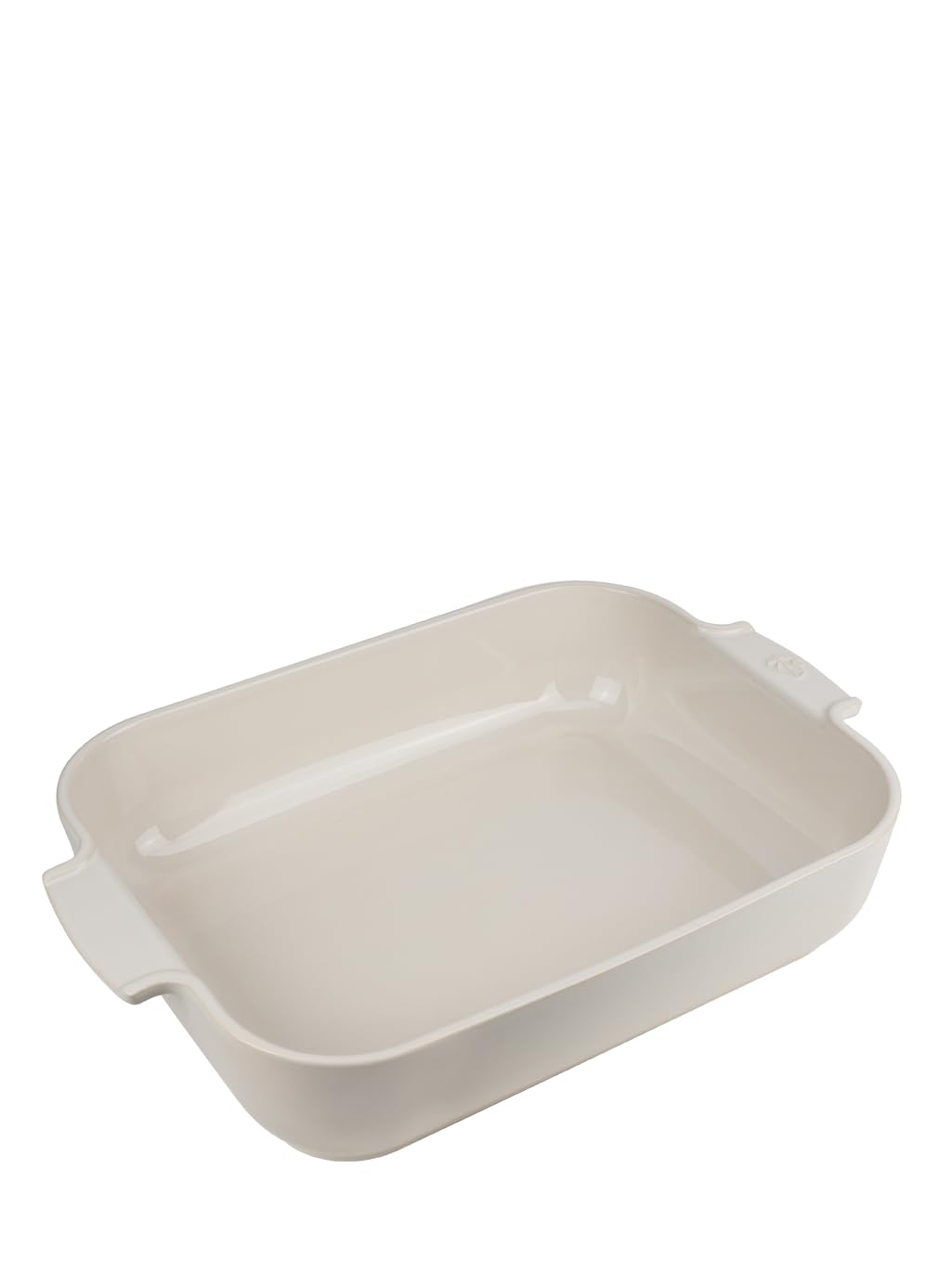 The 40cm ecru version of Peugeot's Appolia rectangular ceramic oven dish is an everyday essential ally for slow-cooked or lightly baked meals the whole family can enjoy. Appolia