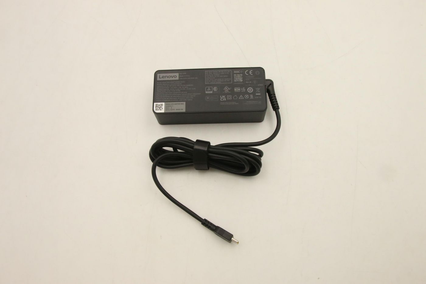 Lenovo Ac adapter (65 W), Notebook Netzteil, Schwarz - Bild 3