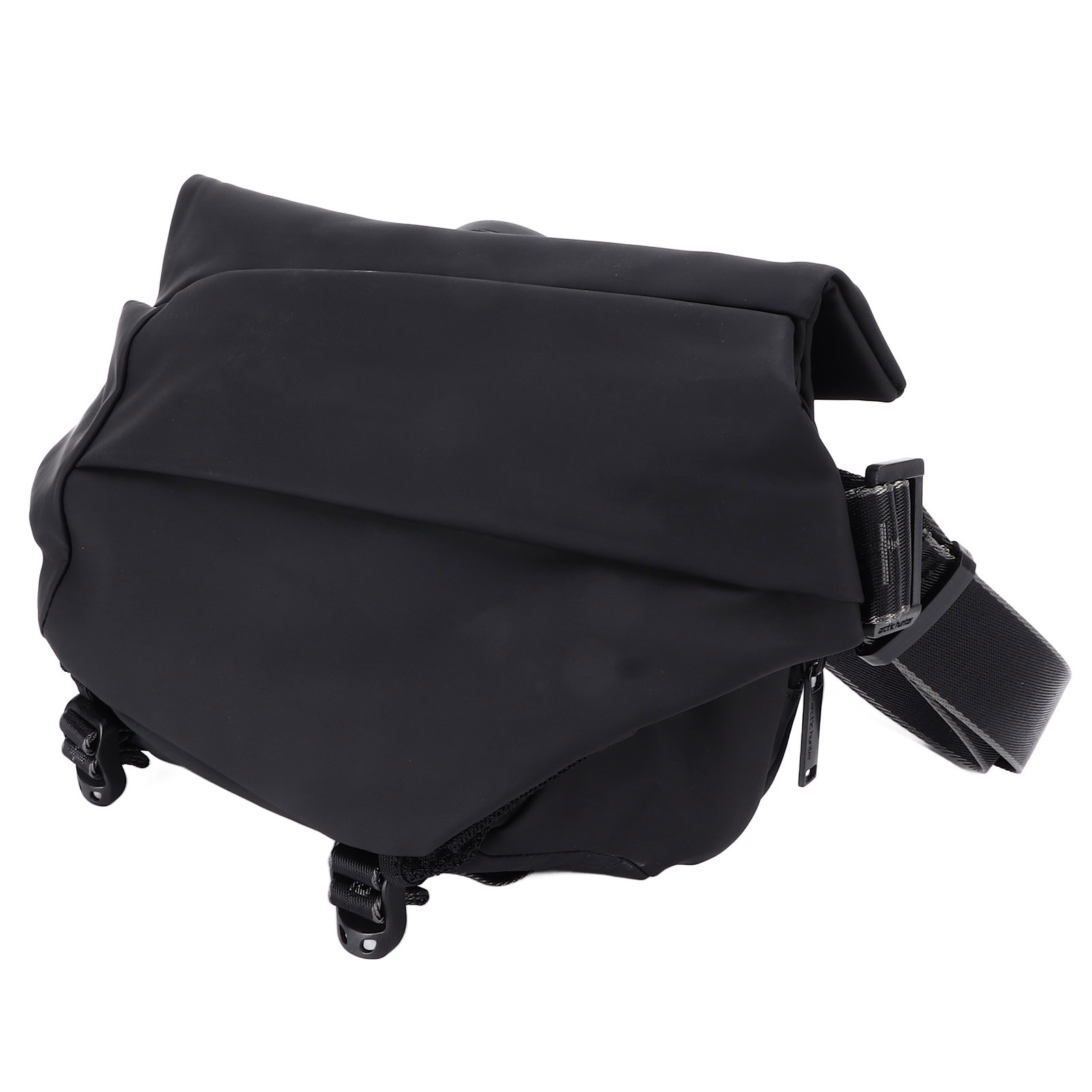 Sacoche messager noire déperlante, bandoulière réglable, 3 compartiments, poche avant et arrière zippées