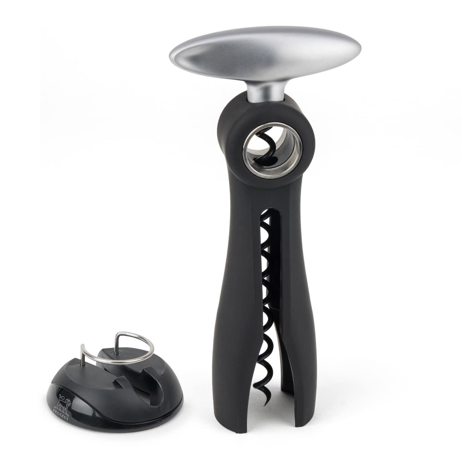 The black Peugeot Salma corkscrew is equipped with a continuous screw system that can open any bottle, with a single smooth movement. The base also operates cleverly as an effective foil cutter. Salma