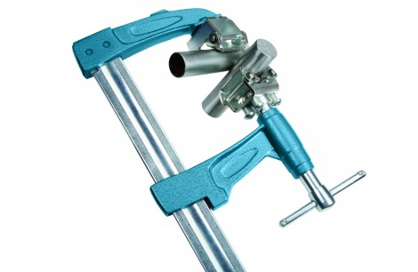 Serre-joint de charpentier 1000 x 107 mm, mors en fonte nodulaire, frein antiglisse en acier trempé