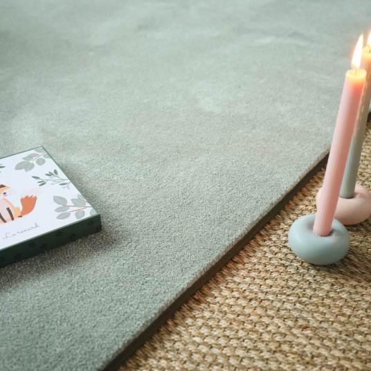 Décoweb - Tapis Doux - Hypnose Vert Sauge - Galon Vert Olive - 120 X