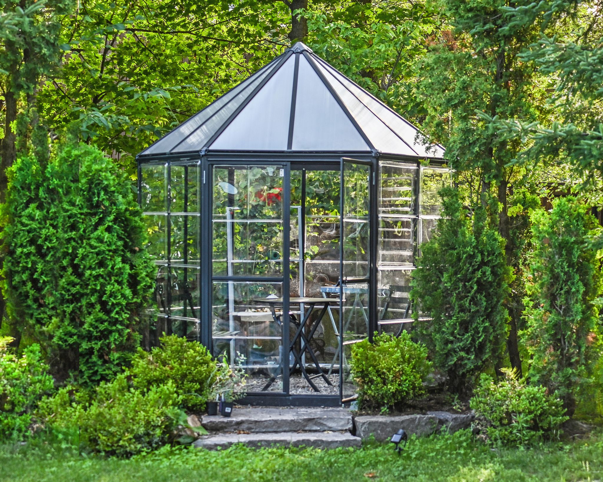 Palram - Canopia Aluminium Gewächshaus Oasis Anthrazit Ø 245x267 Cm