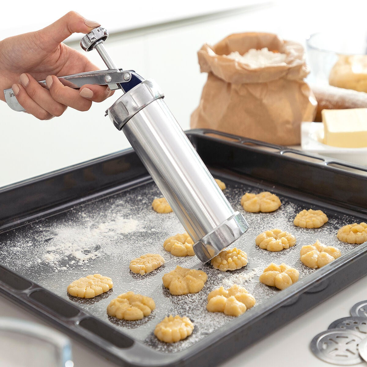 Innovagoods Rot - 2 In 1 Platzchenbackautomat Und Spritzbeutel Prekies