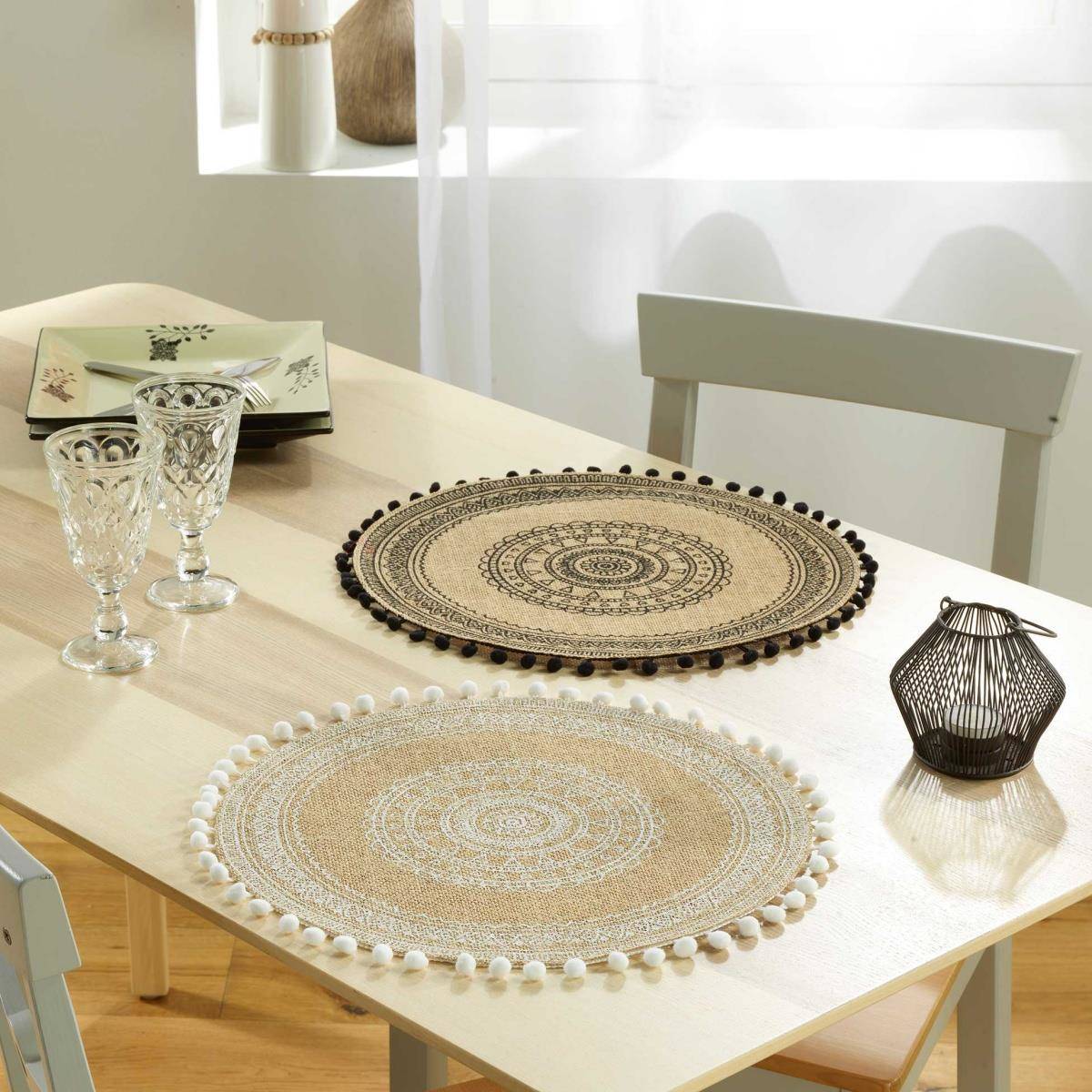 Set De Table Rond En Jute Avec Pompons Blanc Ø 38 Cm