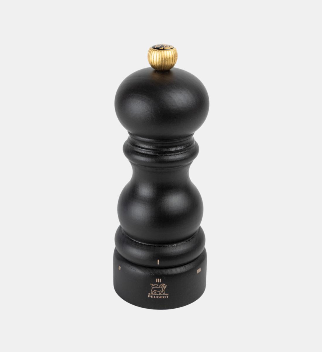 The Paris model has long forged its status as a great classic. This compact 15 cm version offers the perfect grip. Paris u'Select