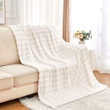 Fluffy Flannel Blanket, White Faux Fur Throw, Super Soft Warm Large Blanket for Bed, Sofa, Car, 130 x 150cm MUMU (1/4)