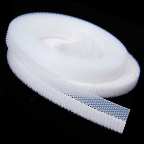 Fermeurs auto-agrippantes extrêmement fines, douces et résistantes pour vêtements de poupée (3 mx 6 mm). À propos : à coudre, sans adhésif. Accessoires pour vêtements de poupée. (1/4)