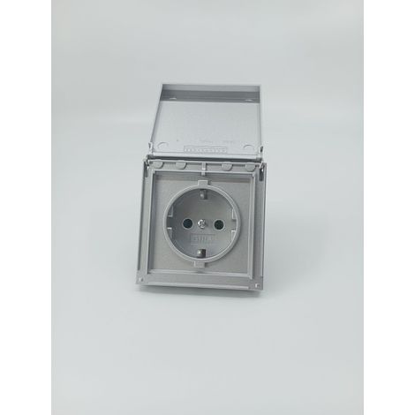 GIRA 445465 - Enchufe de aluminio con tapa abatible IP44