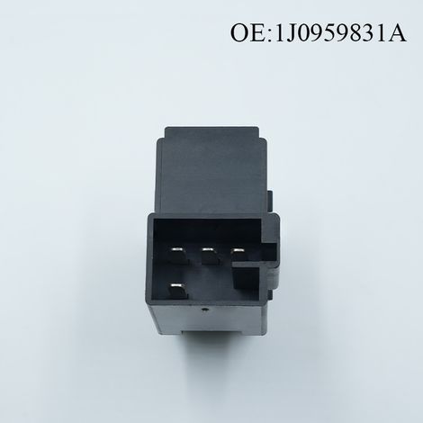 Part number 1J0959831A is compatible with the Volkswagen Jetta MK6. It includes a push button for opening the electric tailgate.--BIEMMEDUE (1/4)