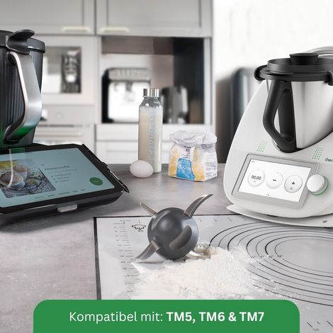 Spritzschutz für Thermomix TM7, TM6 und TM5 – schützt den Roboter, reduziert Teigreste und erleichtert die Reinigung.