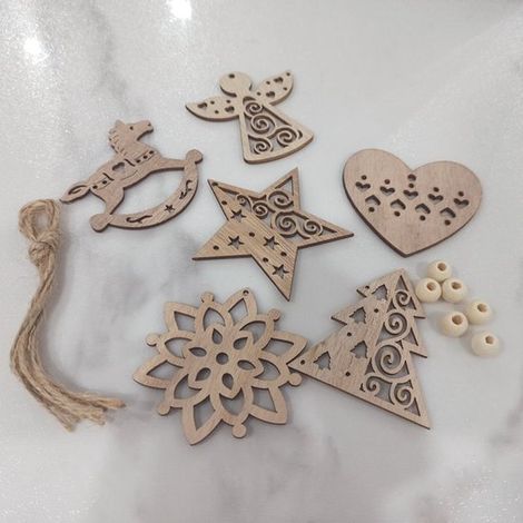 Juego de 24 adornos navideños colgantes - Bolas de Navidad de madera - 6 formas - Sin pintar - 6 x 7 cm (1/5)