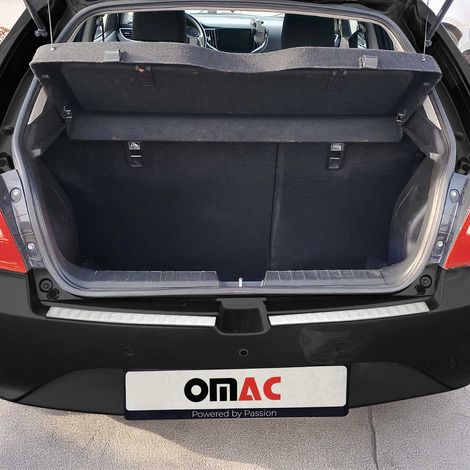 Protection Seuil de Pare-Chocs arrière - Compatible avec Suzuki Baleno 2018-2022 - Couverture de Seuil de Coffre - Bande Seuil de Chargement - Style élégant - en Acier INOX Chromé Brossé (1/5)