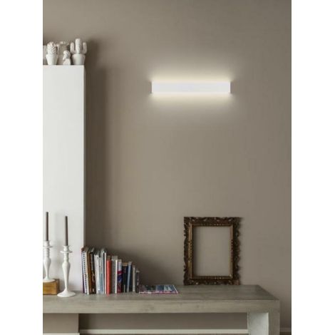 Linea light boxw2 lampada led bidirezionale da parete 19w luce calda 3000k in pmma colore opalino 8256