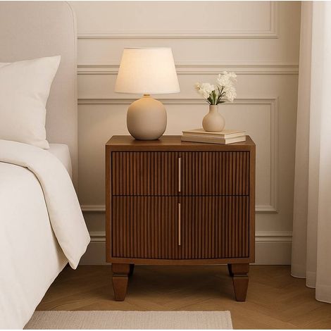 Comodino nordico in legno massello di mango marrone, finitura quercia ambra, 3 cassetti