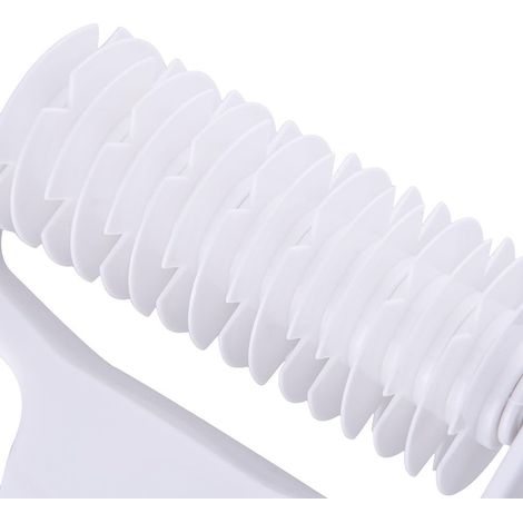 Mattarello decorativo in plastica bianca con motivo a griglia, ideale per impastare pane, biscotti, torte e pizze. (1/5)