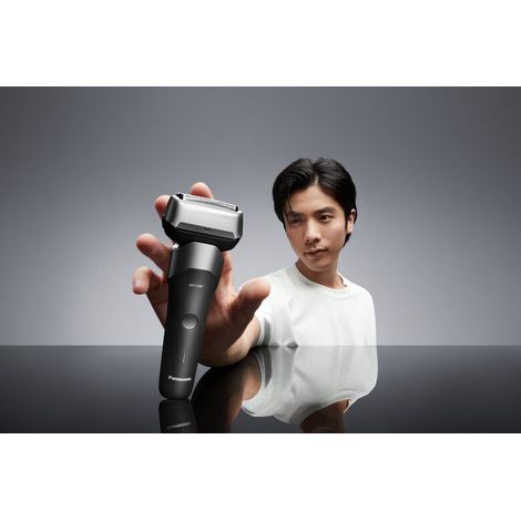 Panasonic ES-RM3FXK503 rasoir pour homme Rasoir à grille Noir, Acier inoxydable