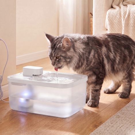 Distributeur d'Eau pour Chat, Fontaine Silencieuse avec Filtration, 4,5 L, 28,7 x 19,3 x 17,3 cm, Blanc (1/5)