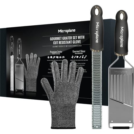 Microplane Set di grattugia da Cucina (Testo, affettaverdure e Guanto), per parmigiano, Patate, cetrioli, zucchine, Carota, Zenzero, Noce Moscata della Serie Gourmet in Acciaio Inox e Nero (1/5)