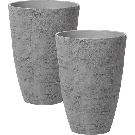 Beliani – Lot de 2 cache-pots ronds en pierre gris – Dimensions 43x60cm – Prépercés pour drainage – Résistants aux intempéries et UV (1/5)