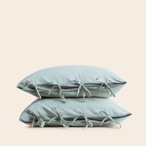 Lot de 2 taies d'oreiller en Satin de coton lavé uni à nouettes SATHEENE