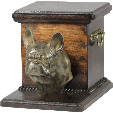 Bouledogue français I - une urne funéraire pour chien avec une statuette, une urne élégante et unique ornée d'un buste de chien, signée Art-Dog. (1/5)