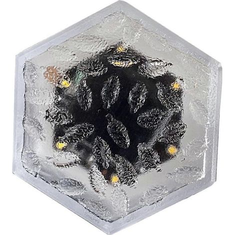 Lampes solaires de jardin LED hexagonales en forme de brique, blanc chaud, résistantes aux intempéries, pour allées et terrasses extérieures.