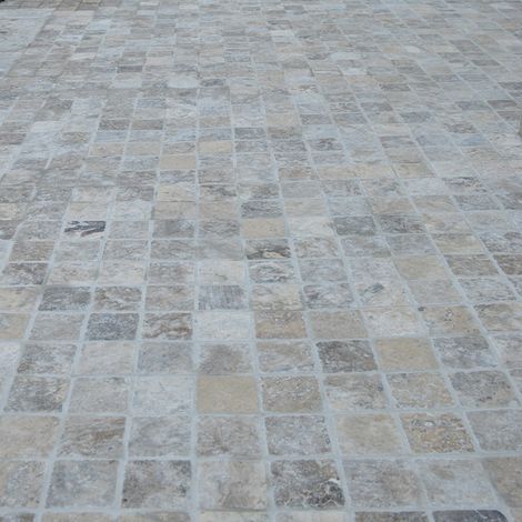 Pavé Travertin Gris Silver 1er choix Vieilli - 15x15x3 cm - Couche 1m² (1/4)