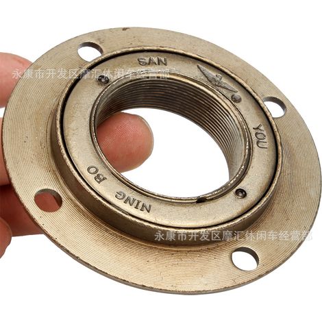 Umbau eines elektrischen Dreirads/Fahrrads: Dolphin 34mm Loch-Kettenblatt, Vierloch-Kettenblatt, großes getriebeloses Freilaufritzel. (1/5)