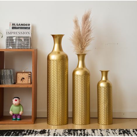 3er-Set Bodenvasen 50/66/83 cm aus goldenem Metall mit Strukturmuster – MEUBLIV (1/5)