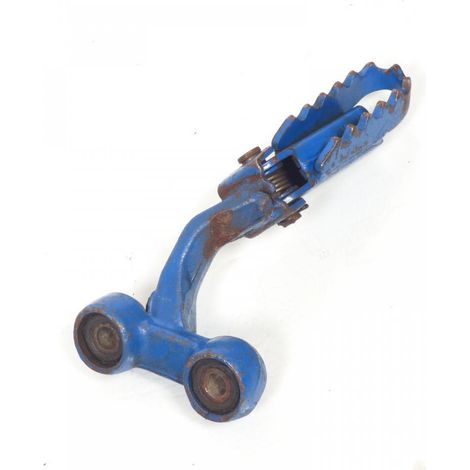 [GEBRAUCHT] [GEBRAUCHT] Rechte Fußrastenplatte Original für Suzuki 600 (1/3)
